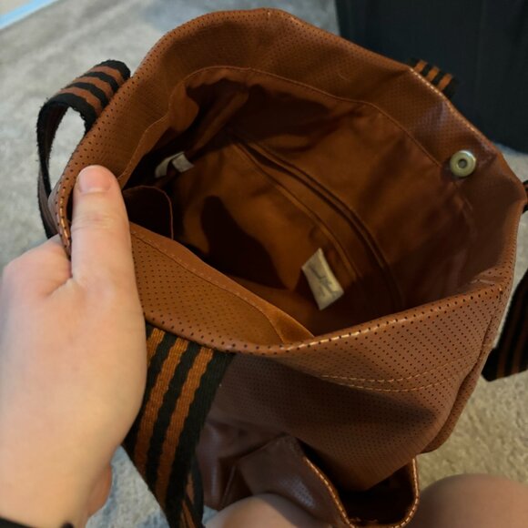 Universal Thread Tote Purse - Picture 3 of 3